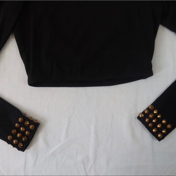 LF Stores | Studded Cuff Crop Top - Picture 2 of 7